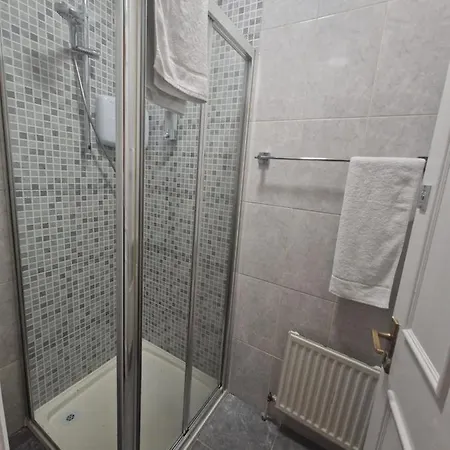 Lyndon בית הארחה *